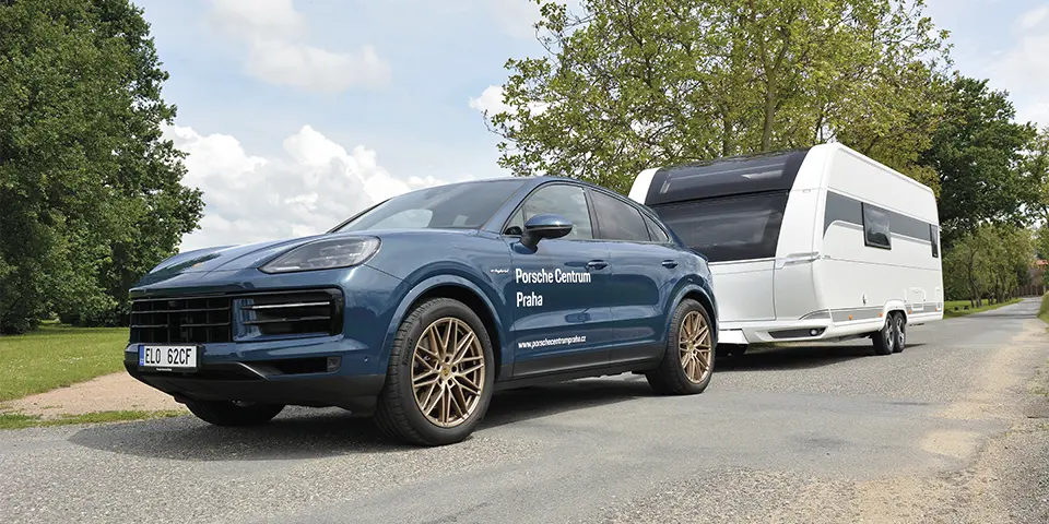 Hobby Maxia 660 WQM a Porsche Cayenne Coupé E-Hybrid